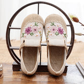 Women's Style Ribbon Embroidery Floral Pattern Ancient Canvas Shoes Newgew