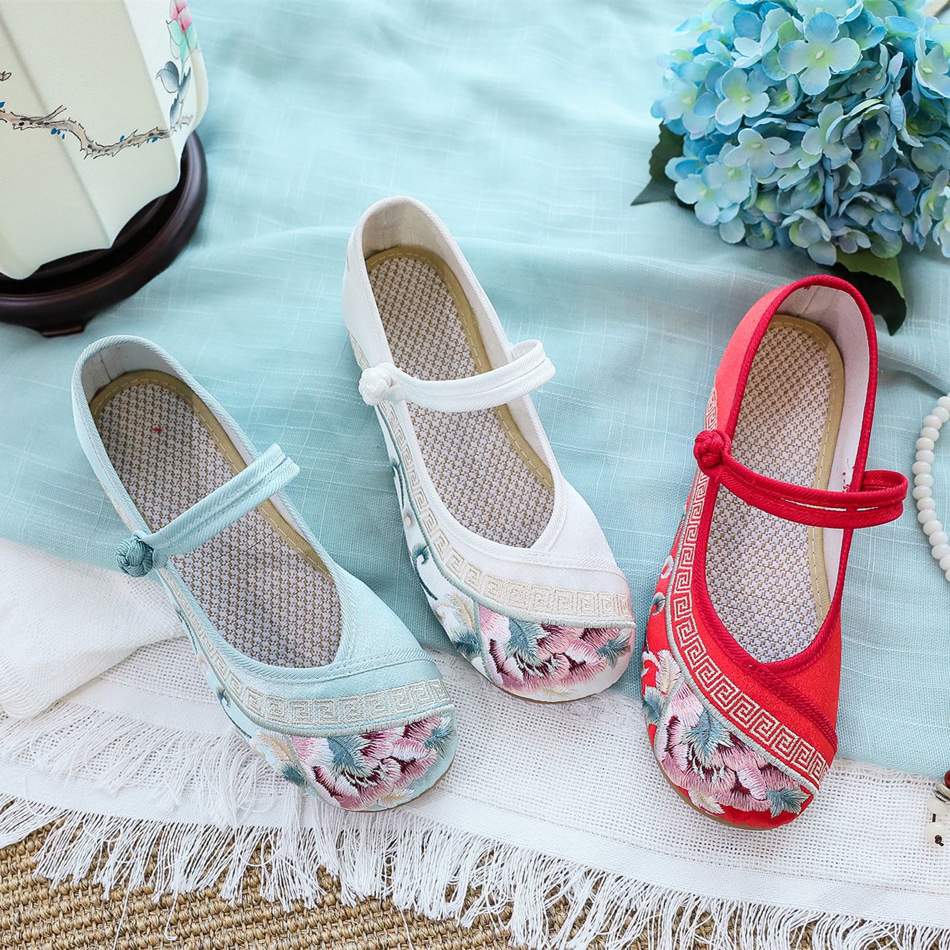 Women's Antique Style Embroidery Tendon Bottom Height Increasing Canvas Shoes Newgew