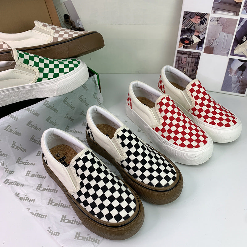 Women's Black And White Chessboard Plaid Slip-on Canvas Shoes Newgew