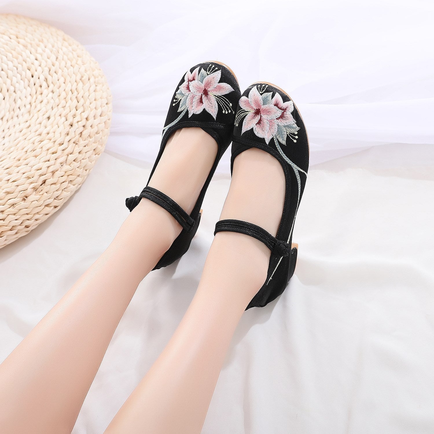 Women's Chinese Style Retro Embroidered Elegant Height Canvas Shoes Newgew