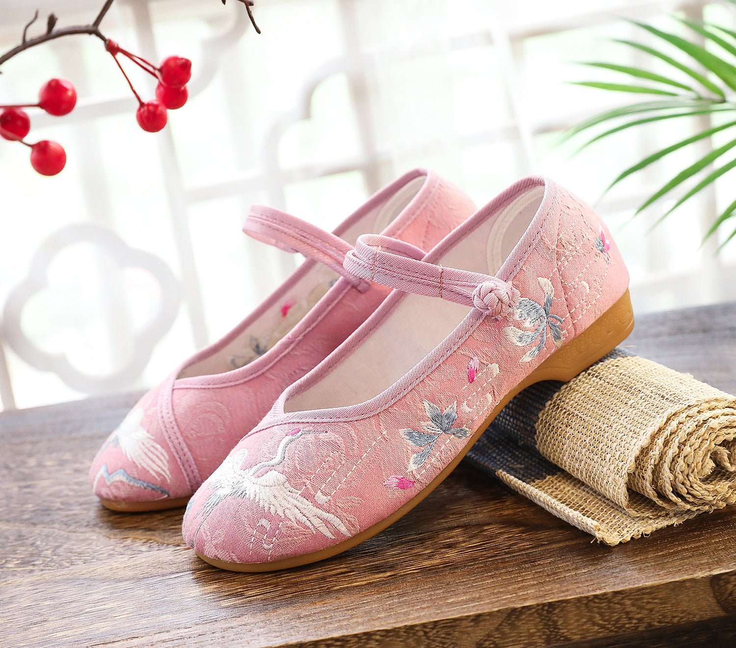 Women's Embroidered Cotton Chinese Style Low Buckle Canvas Shoes Newgew