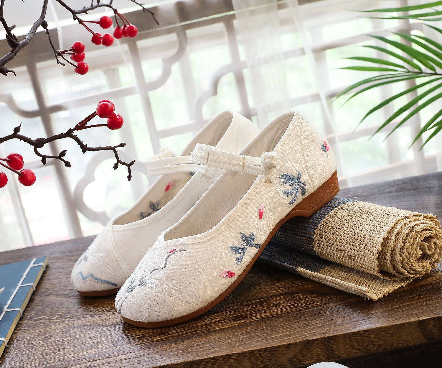 Women's Embroidered Cotton Chinese Style Low Buckle Canvas Shoes Newgew