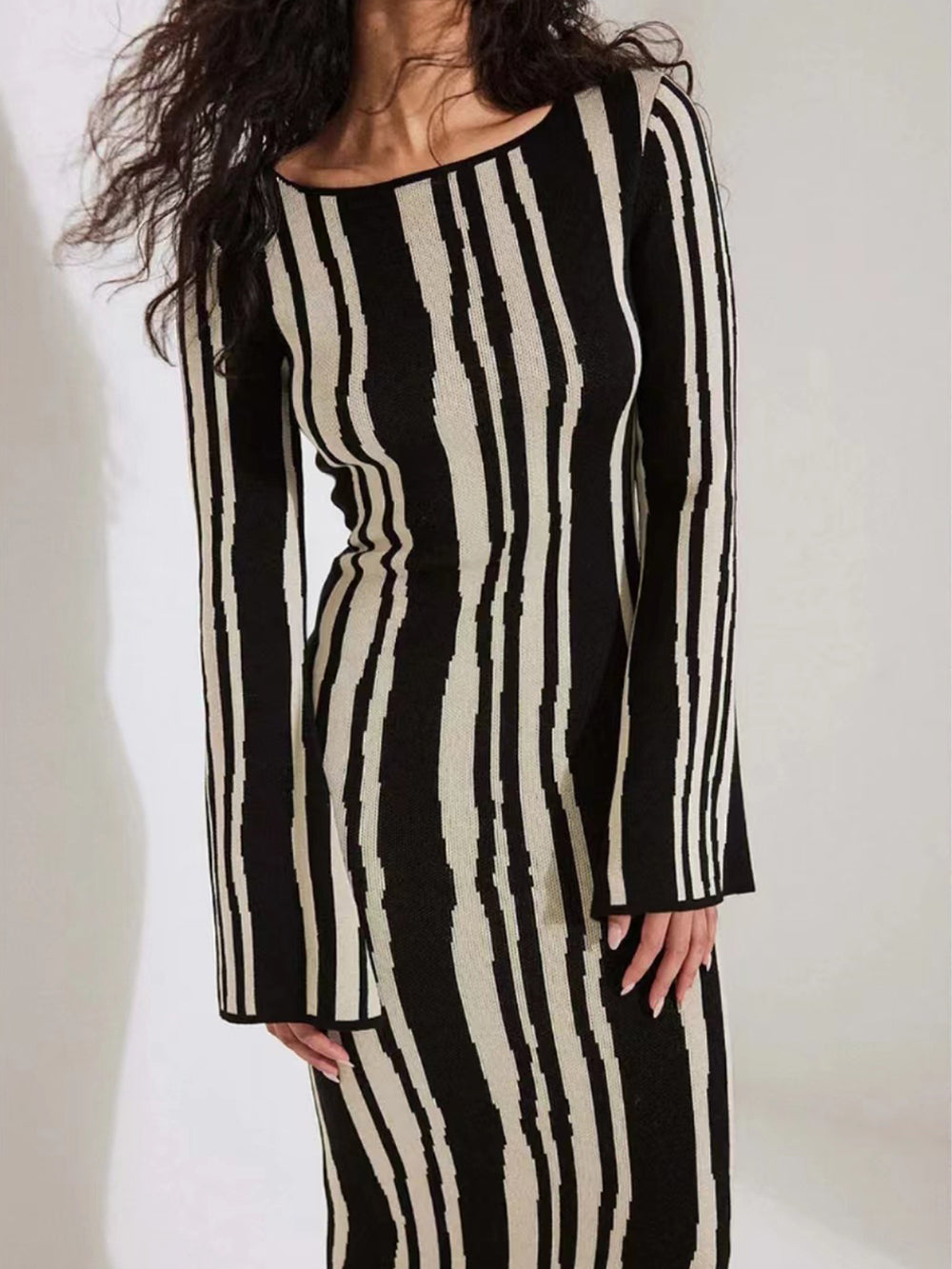 Contrast Bell Sleeve  Maxi Dress Newgew Dresses