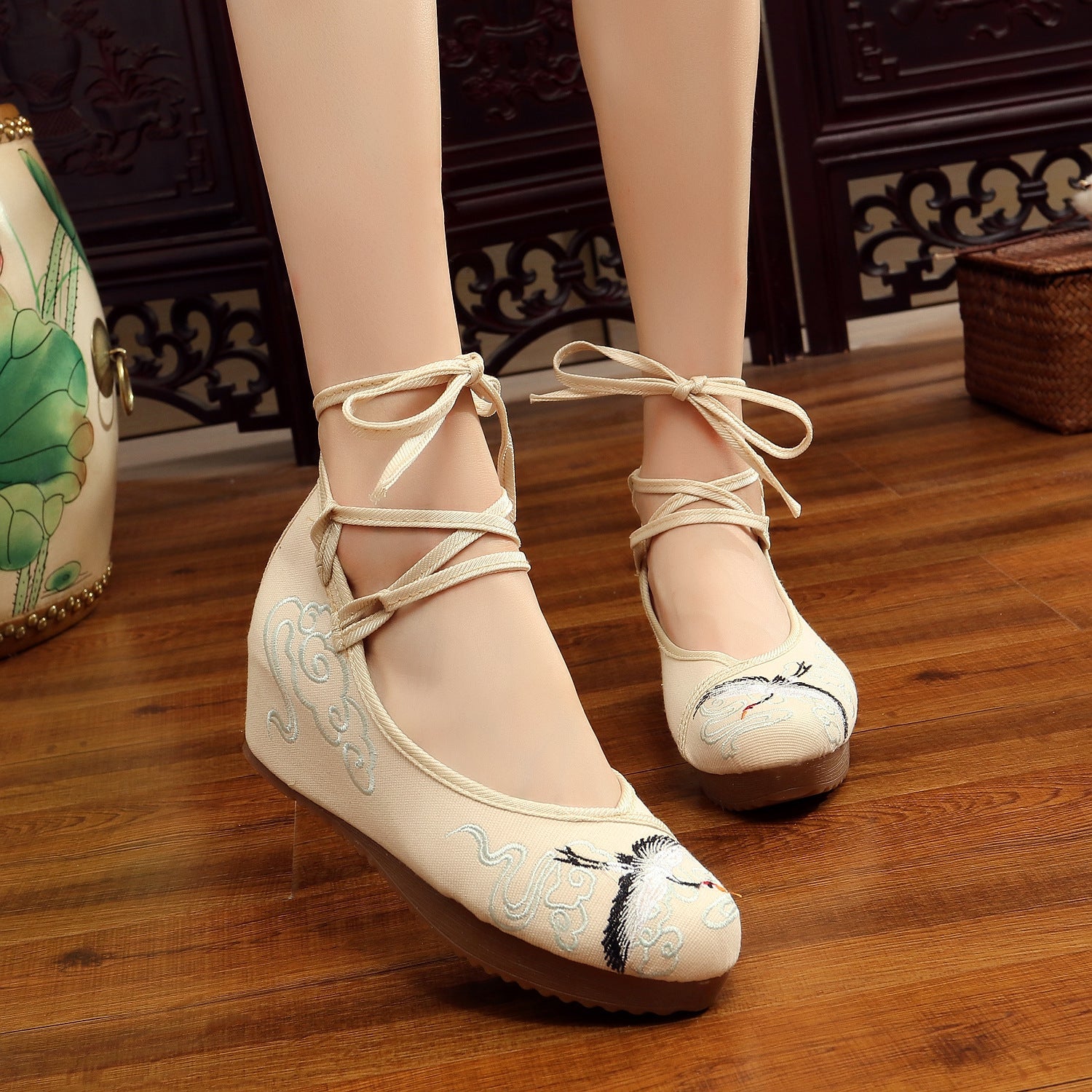 Women's Di Traditional Embroidered Ethnic Style Canvas Shoes Newgew