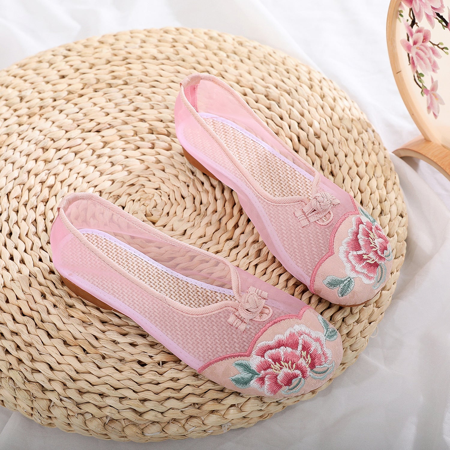 Beijing Embroidered Cloth Ethnic Style Low Canvas Shoes Newgew