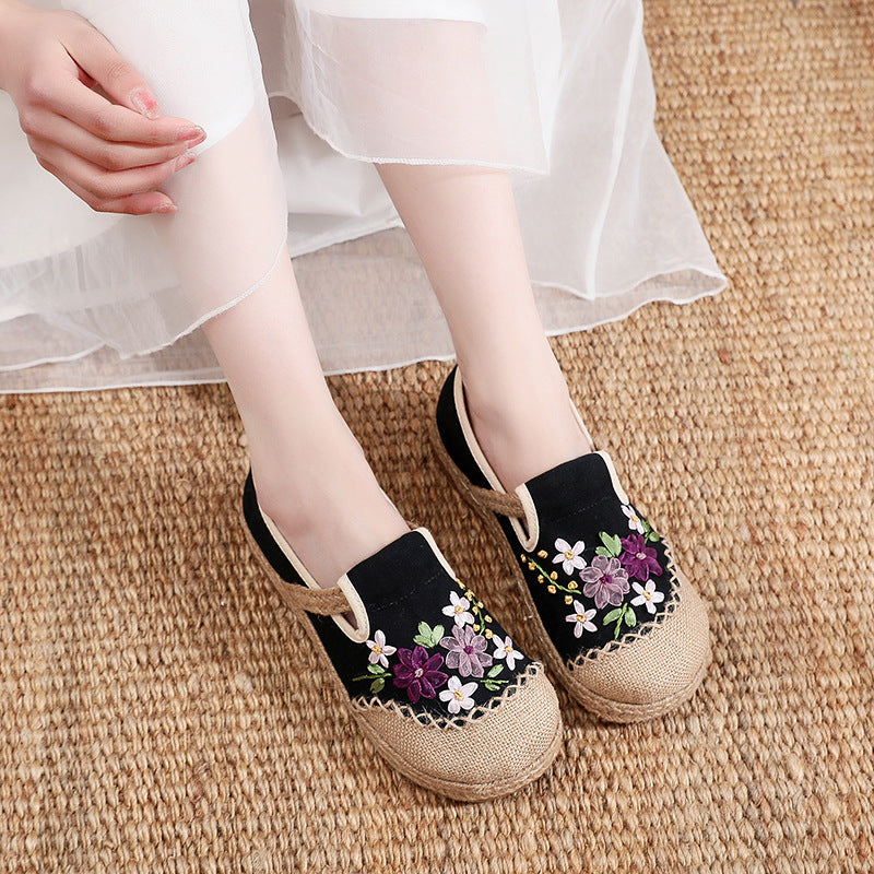 Women's Style Ribbon Embroidery Floral Pattern Ancient Canvas Shoes Newgew