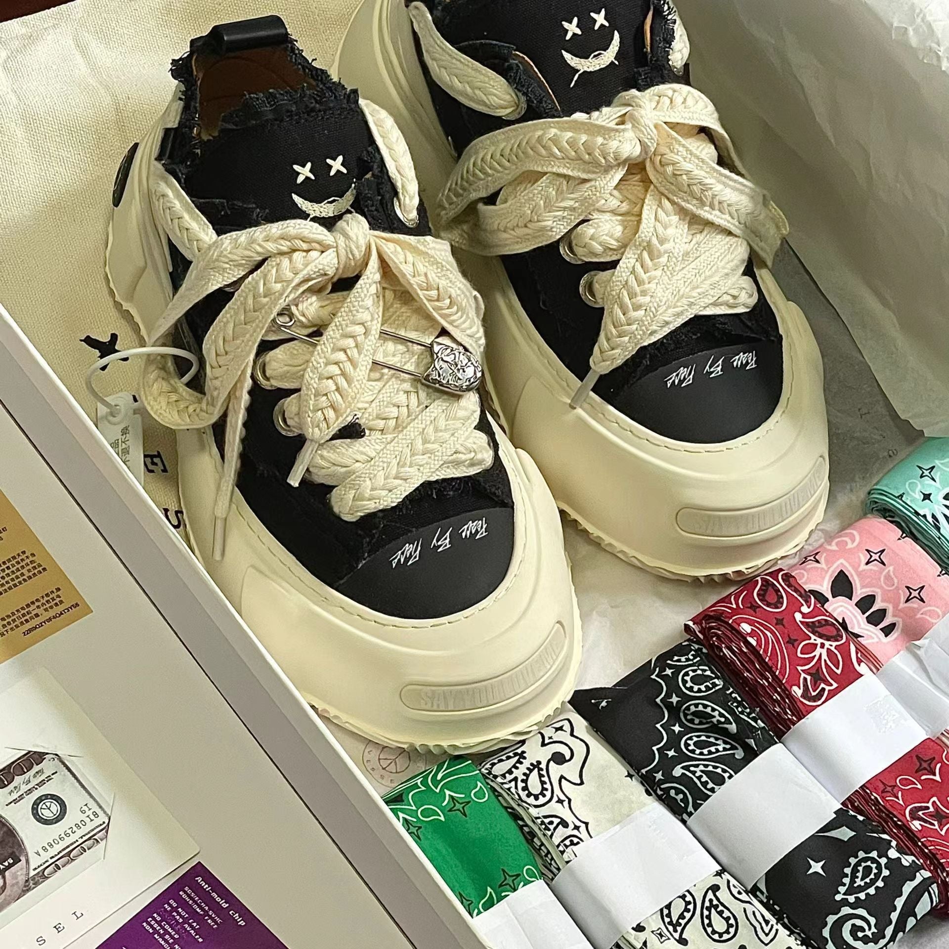 Women's Candy Hidden Big Head Smiley Face Beggar Canvas Shoes Newgew