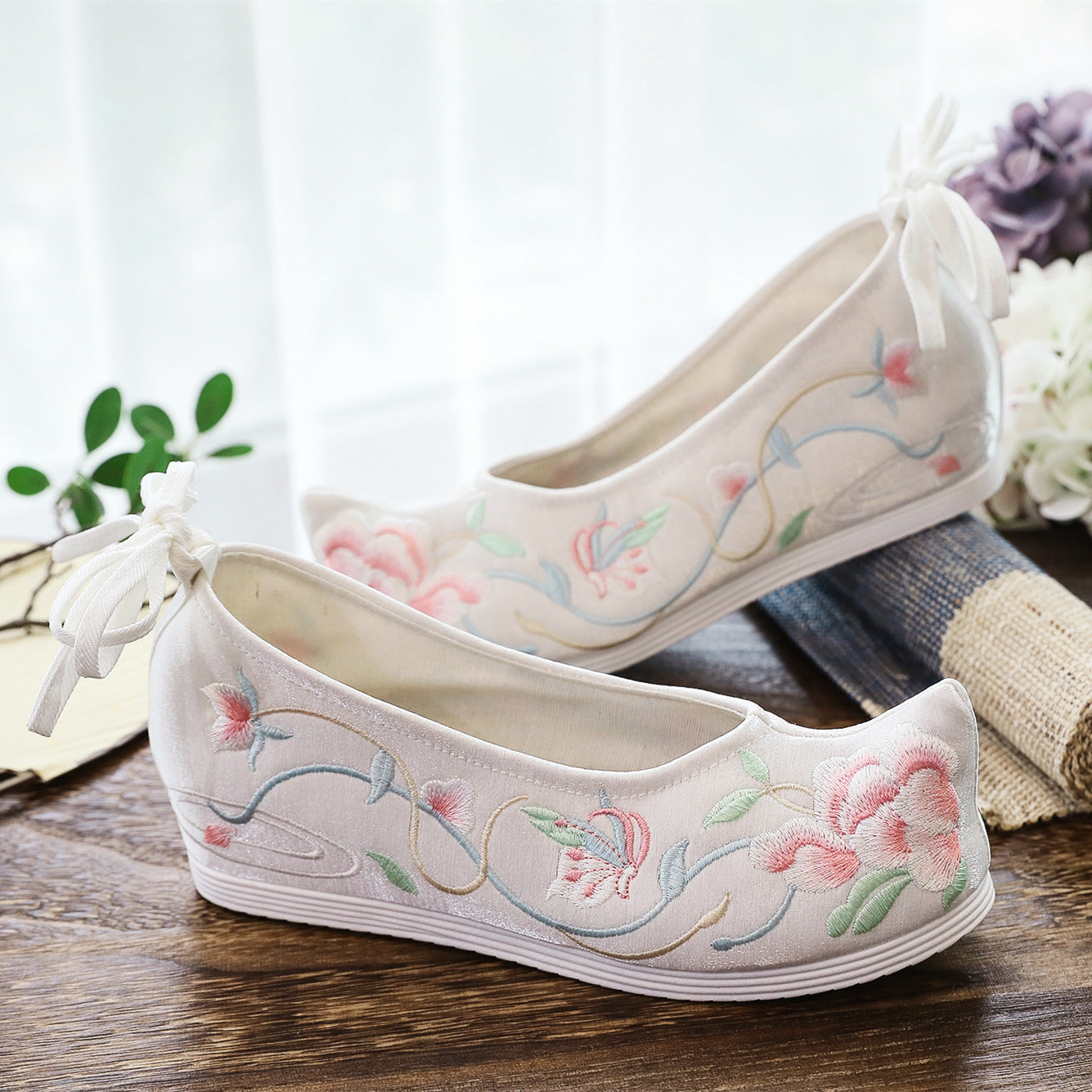 Women's Rouge Magpie Song Drifting Butterfly Ancient Canvas Shoes Newgew