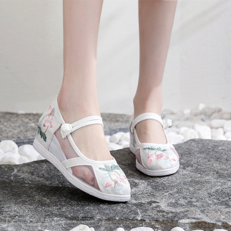 Women's Ethnic Style Embroidered Ancient Cheongsam Round Head Mesh Canvas Shoes Newgew