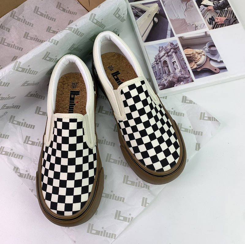 Women's Black And White Chessboard Plaid Slip-on Canvas Shoes Newgew