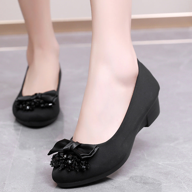 Stylish Women's Flat Soft Bottom Black Canvas Shoes Newgew