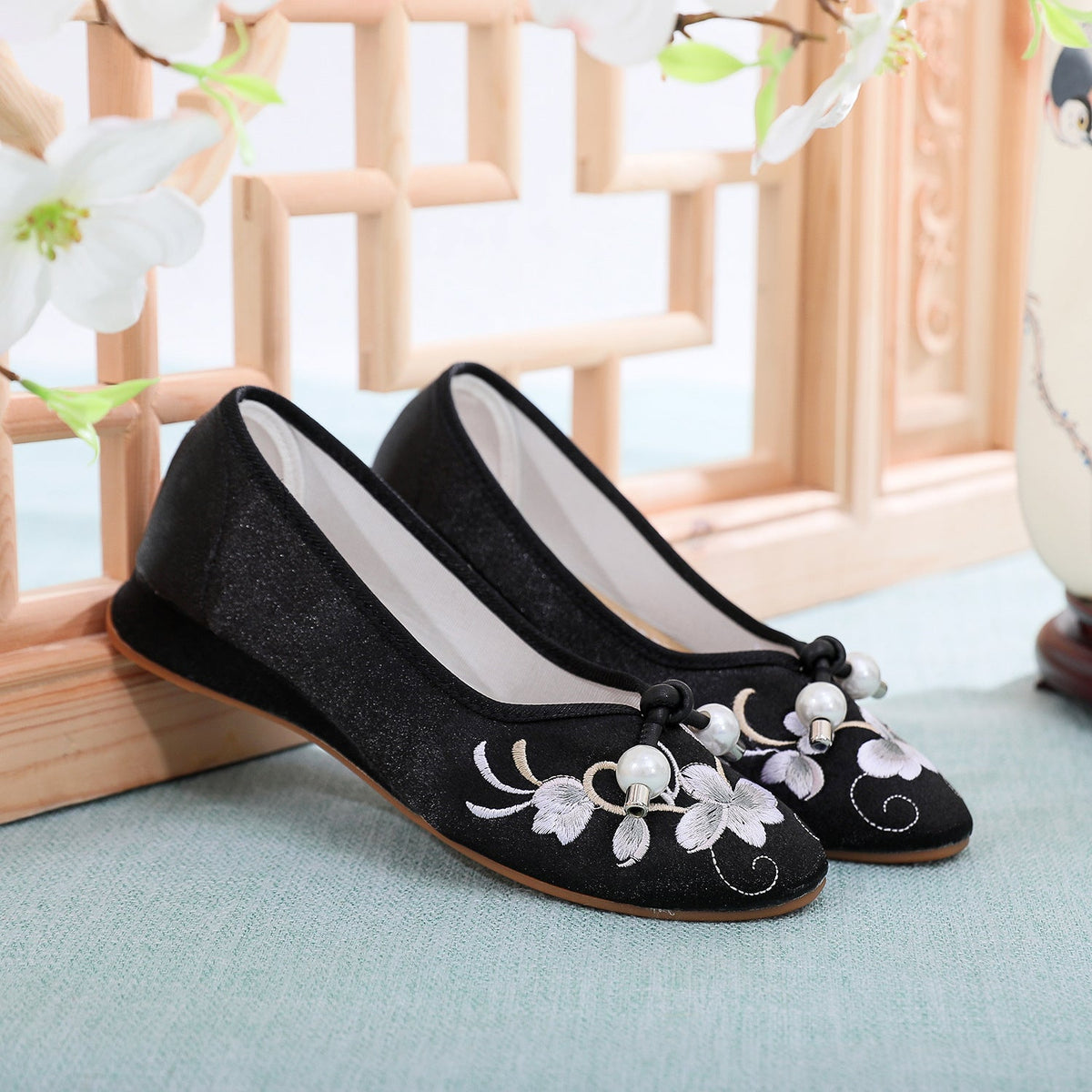 Chinese Style Embroidered Ethnic Ancient Han Canvas Shoes Newgew