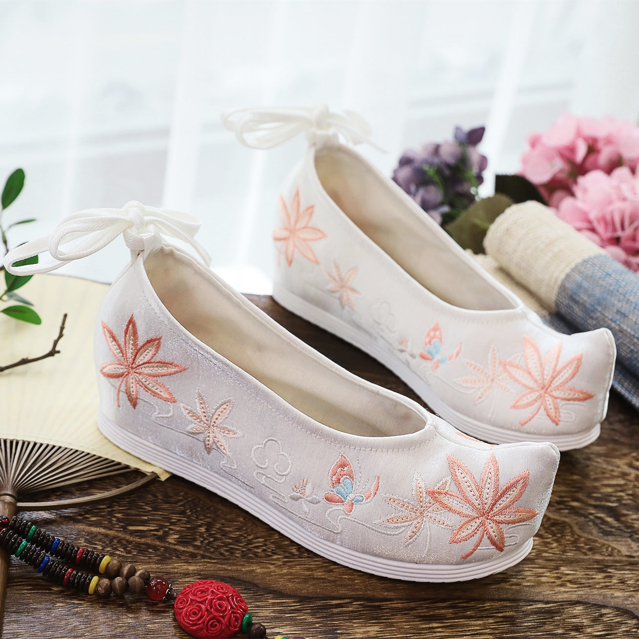 Women's Rouge Magpie Song Drifting Butterfly Ancient Canvas Shoes Newgew