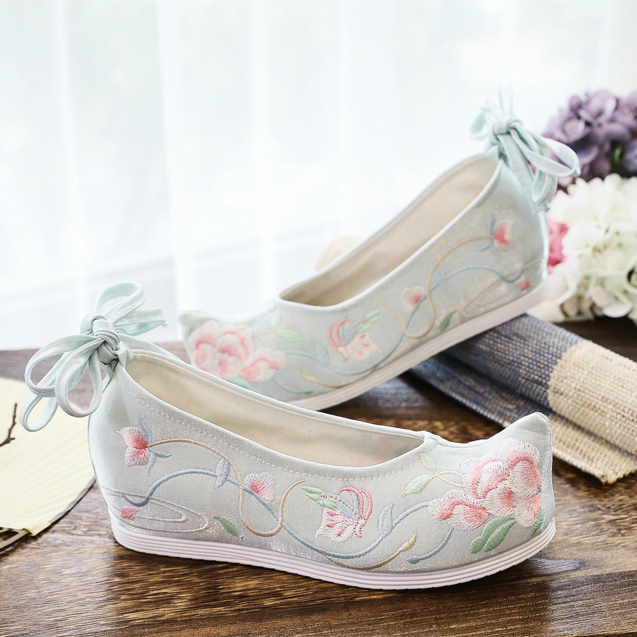 Women's Rouge Magpie Song Drifting Butterfly Ancient Canvas Shoes Newgew