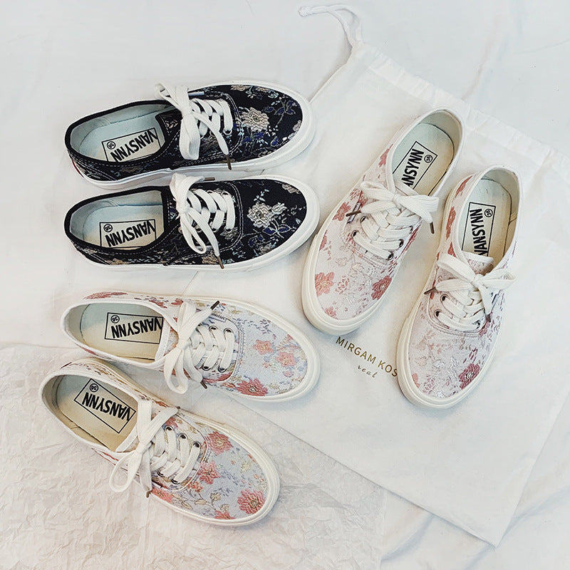 Charming Casual Design Flower Embroidered Female Canvas Shoes Newgew