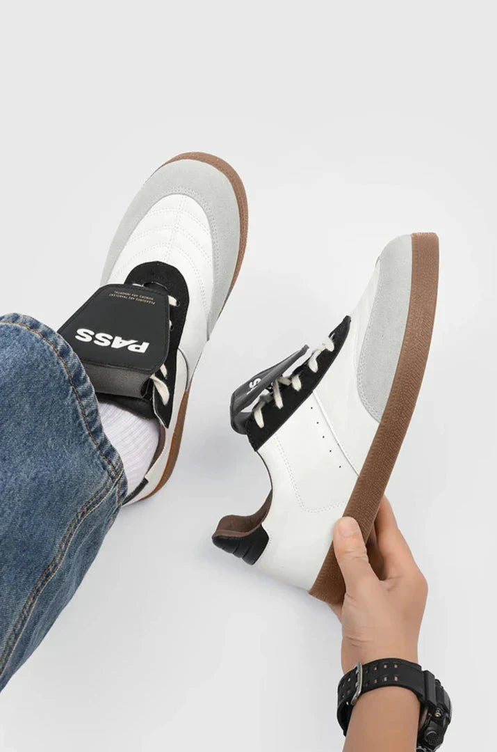 'Pass' Classic Long Tongue Sneakers Newgew