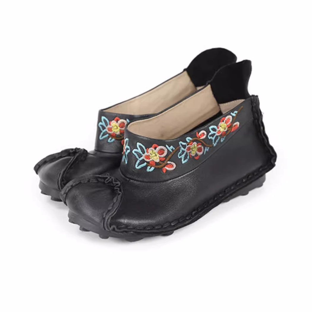 Retro Women Slip-On Embroidered Ethnic Style Genuine Leather Shoes Newgew Shoes