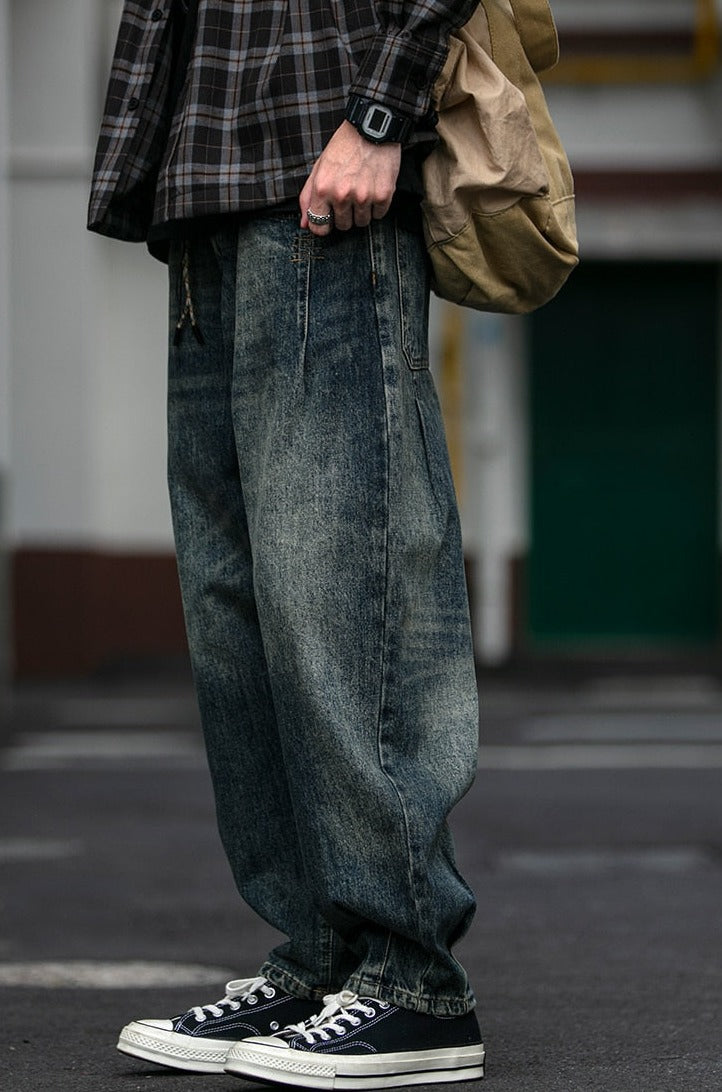 REKNAT Tapered Jeans with Keychain Newgew