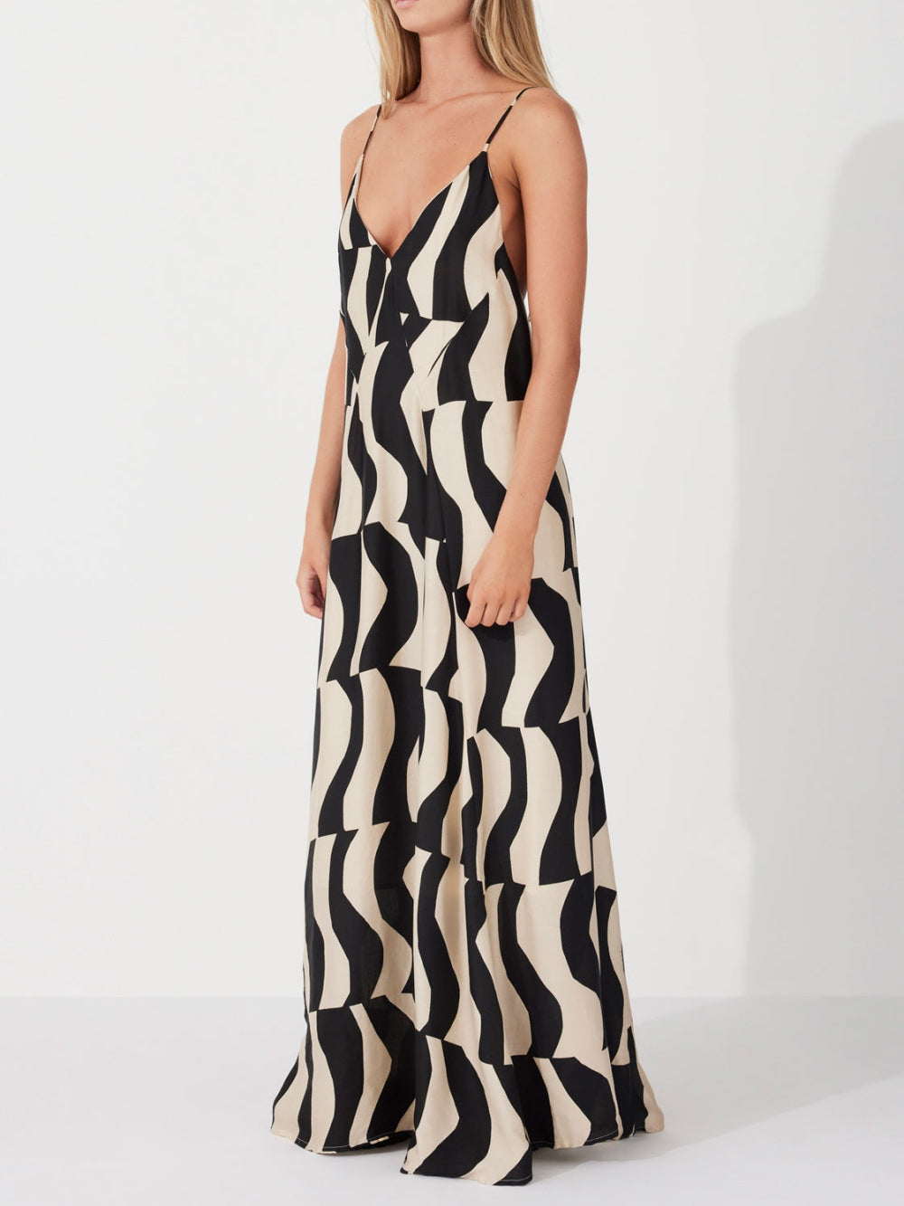 Scooped Back Relaxed Fit Style Maxi Dress Newgew Dresses