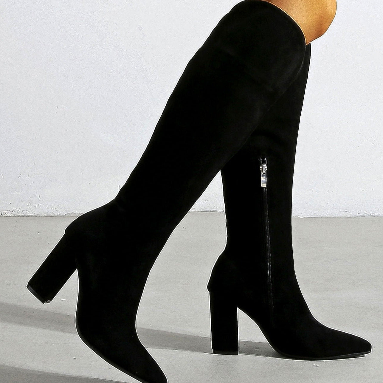 Chunky Heeled Suede Tall Tube Newgew