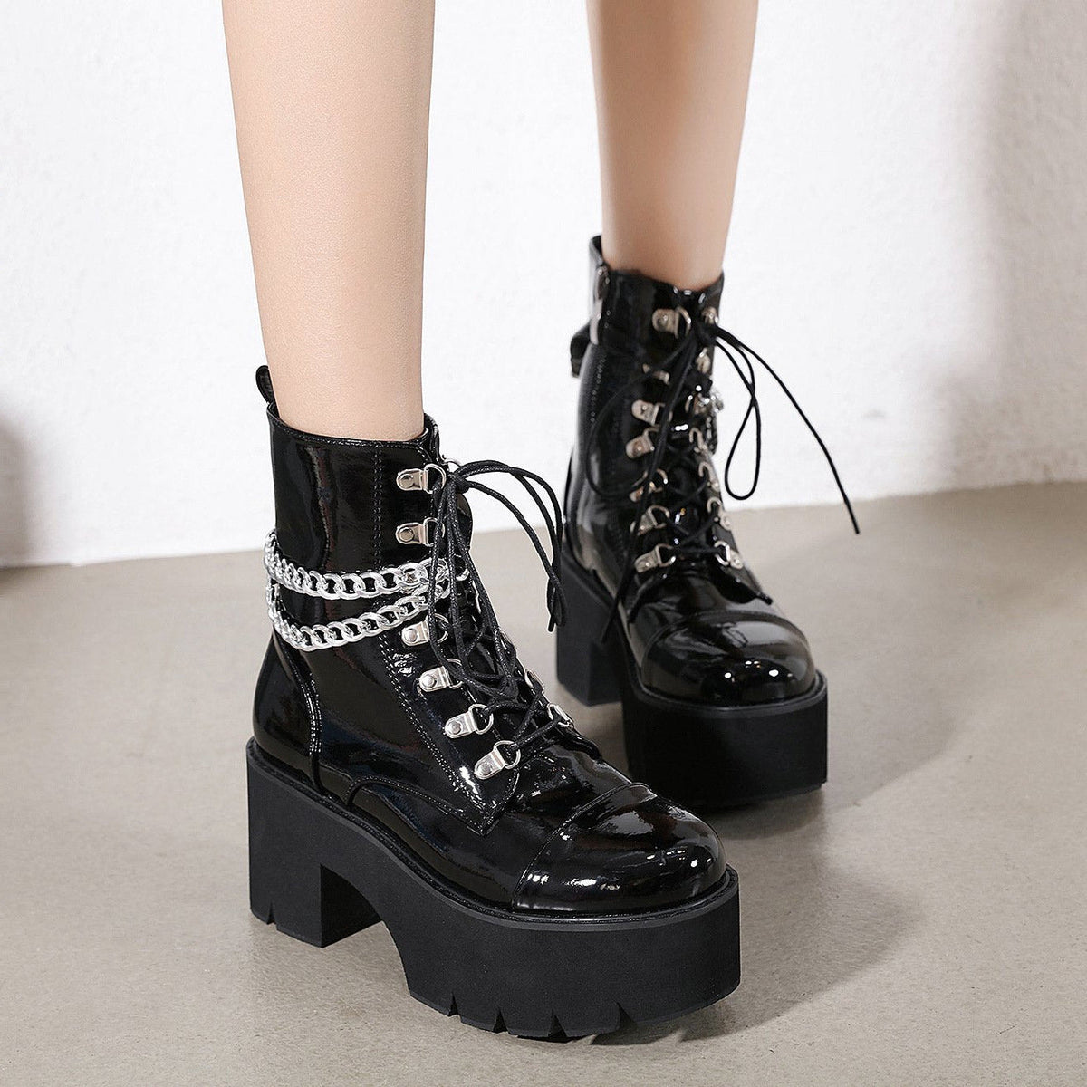 Thick-soled Patent Leather Chain Elements Lace-up Padded Boots Newgew