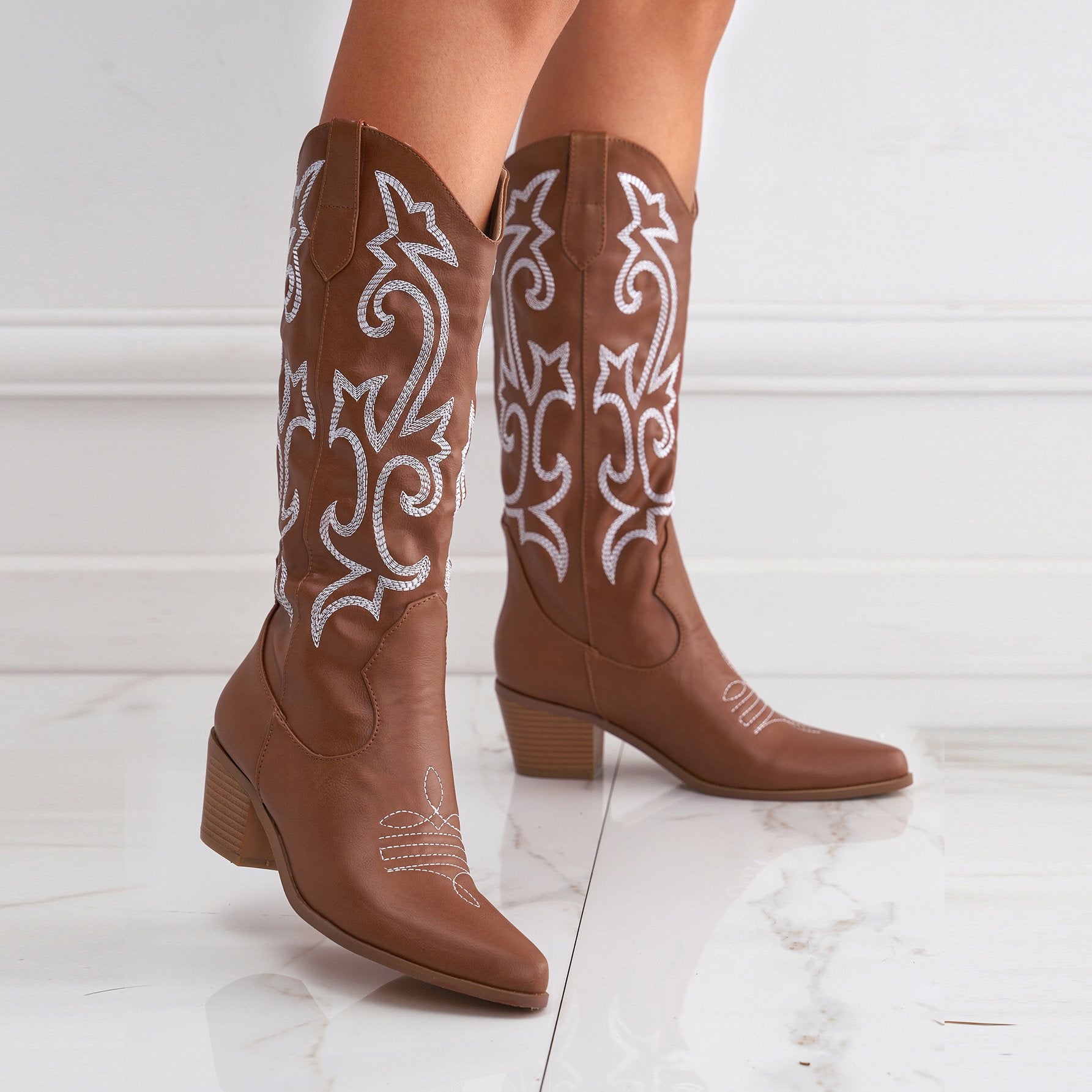 Vintage Chunky Heeled Embroidered Western Boots Newgew
