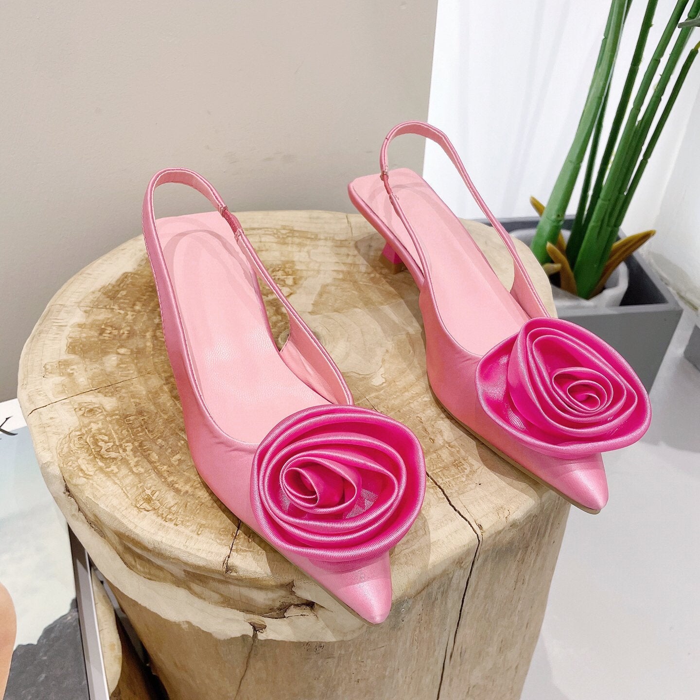 Pointed Toe Flower Decorated Open Heeled Sandals Newgew
