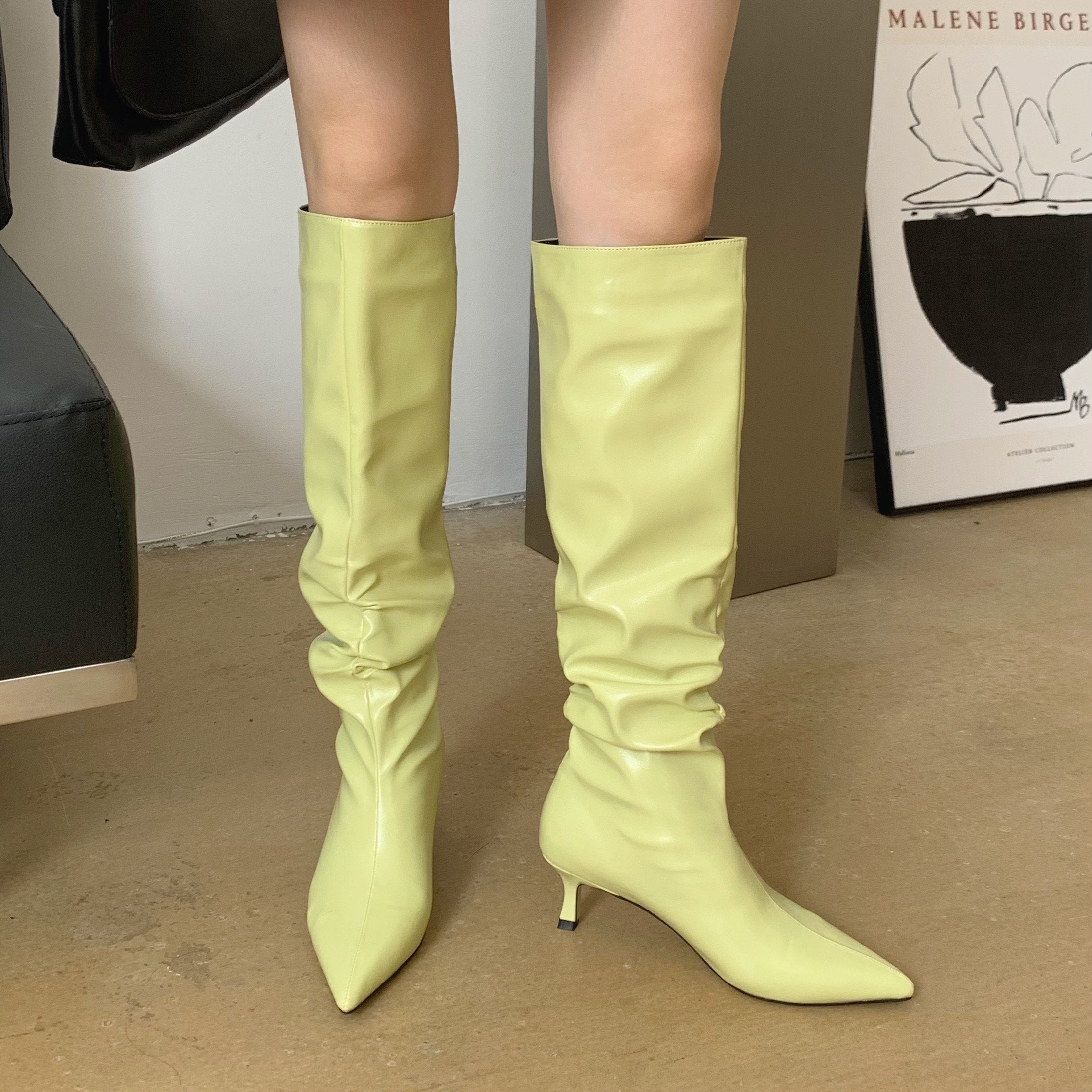 Pleated Design Pointed Toe Boots Newgew