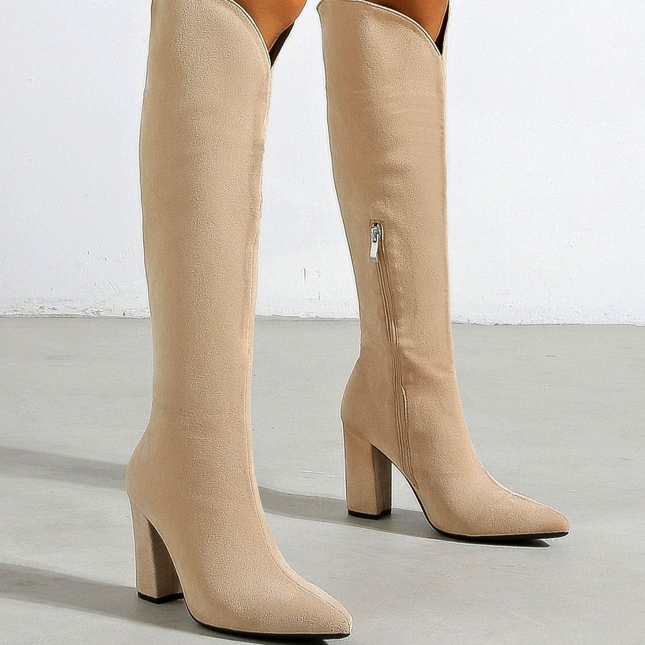 Chunky Heeled Suede Tall Tube Newgew