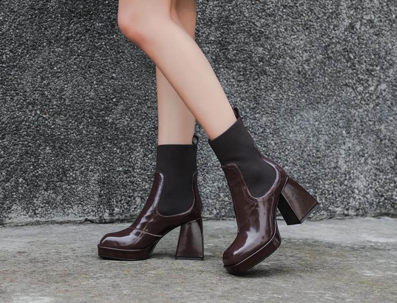 Toby Chunky Heel Chelsea Boots Newgew