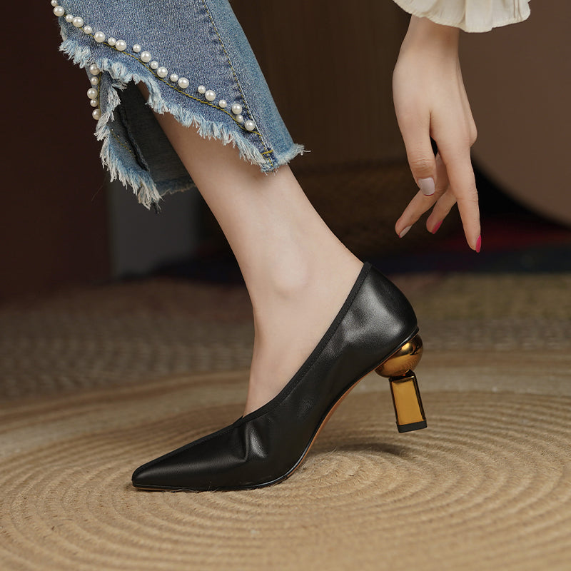 Courtney V Cut Vintage Novelty Heels NEW GEW