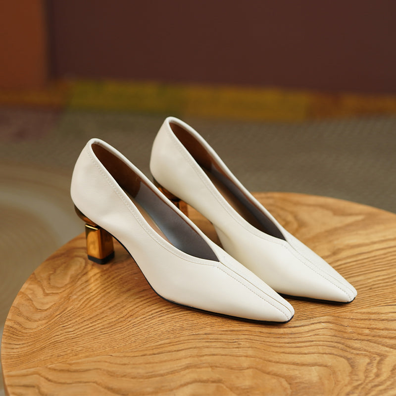 Courtney V Cut Vintage Novelty Heels NEW GEW